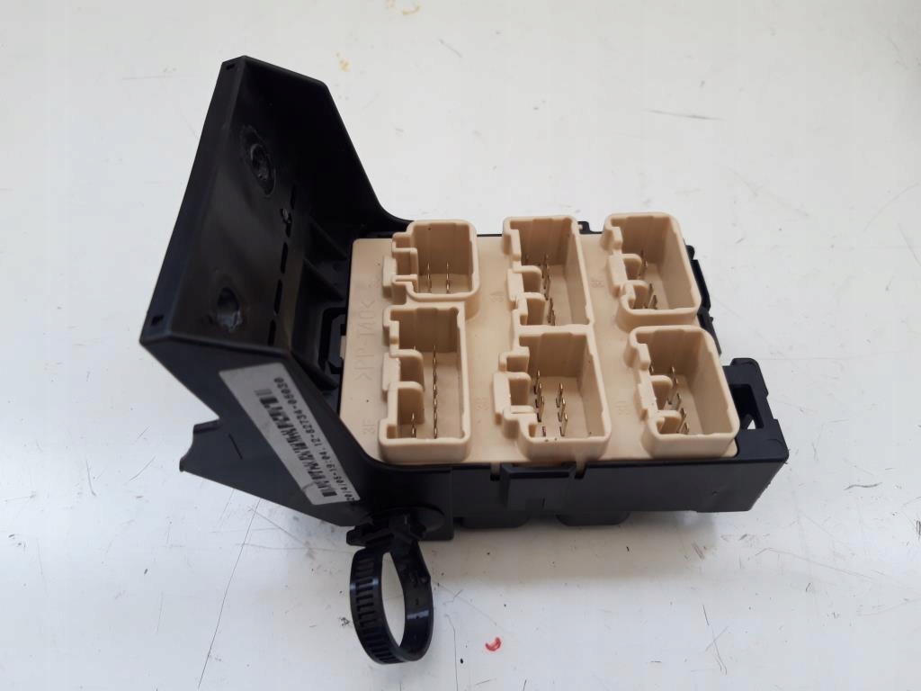 фото №1, Коробка предохранителей toyota avensis ii t25