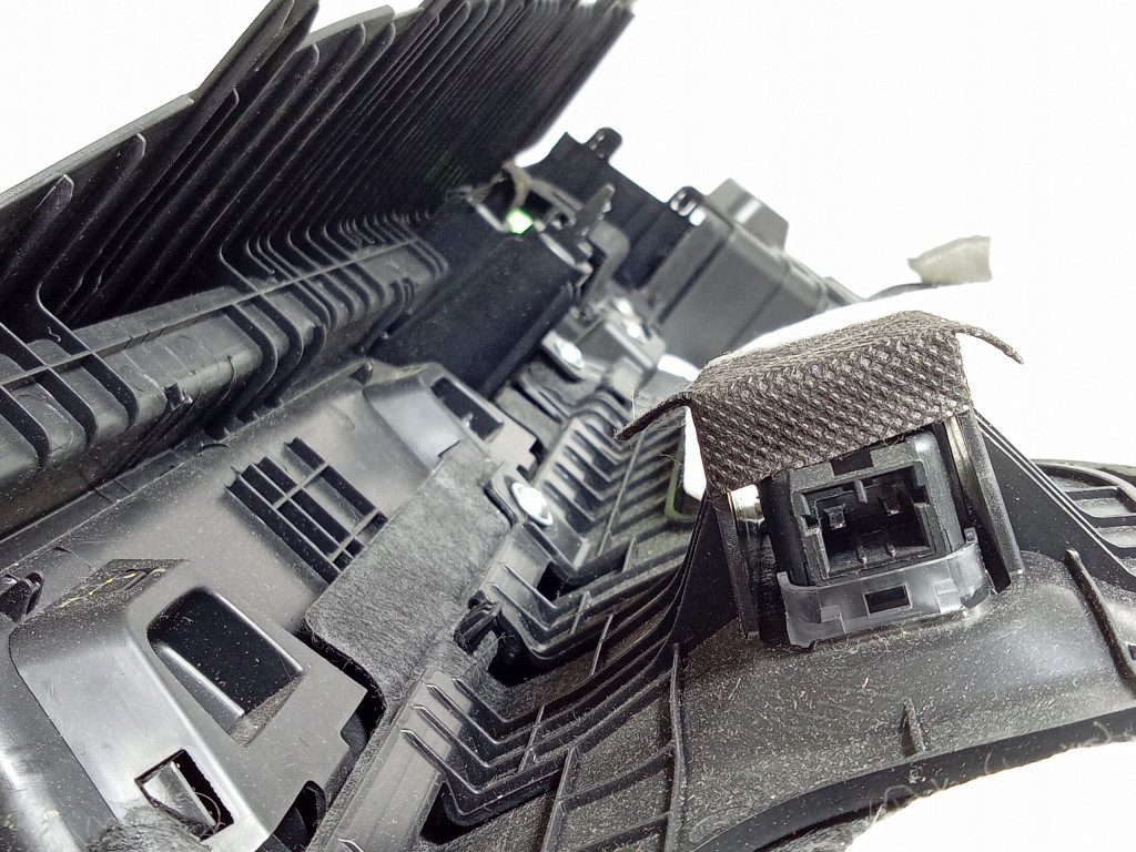 фото №6, Kia ceed iii kombi обшивка обивка багажника правый задняя