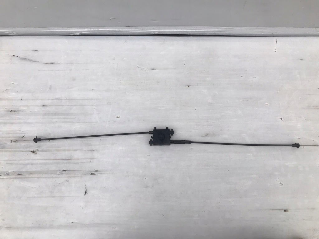 фото №1, Audi a1 i трос відкривання капот перед 2010-2018