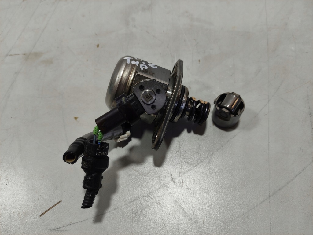 фото №1, Peugeot 2008 ii 1.2thp насос топлива 9830305880