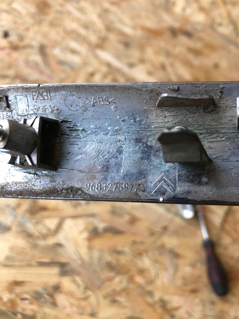 фото №8, Молдинг хром бампера задня правий c5 iii 9683275977 kombi