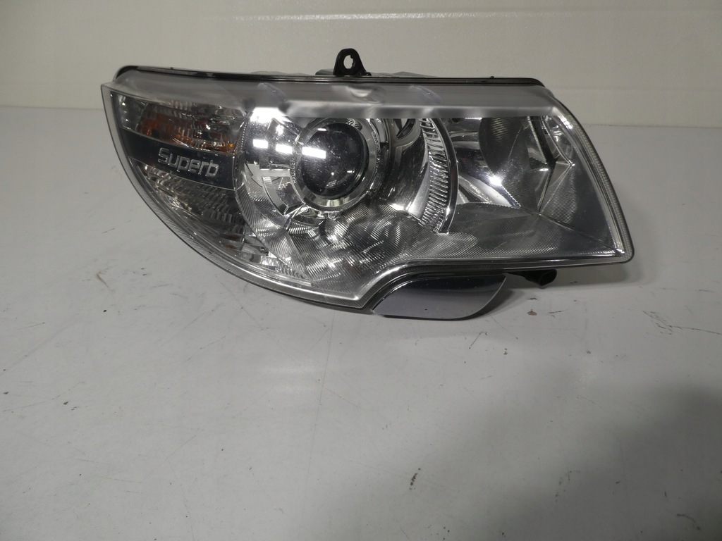 фото №1, Skoda superb лампа фара перед права 3t1941016