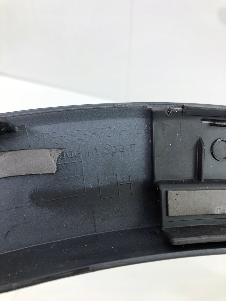 фото №10, Audi q3 8u молдинг крила ліва задня 8u0853817b