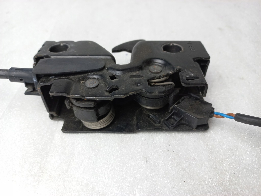 фото №9, Volkswagen caddy трос замка кришки двигуна