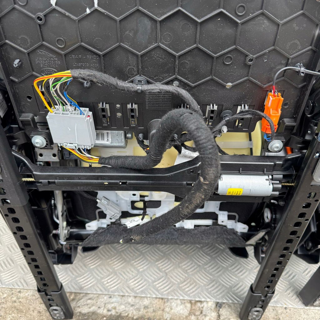 фото №6, Сиденья заднее сиденье кожа комплект jaguar e-pace 2023 rok