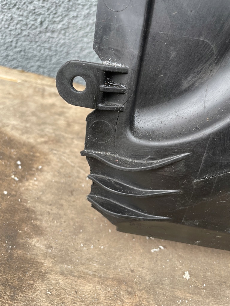 Mercedes c 204 вентилятор радиатора 2049064702 Недорого