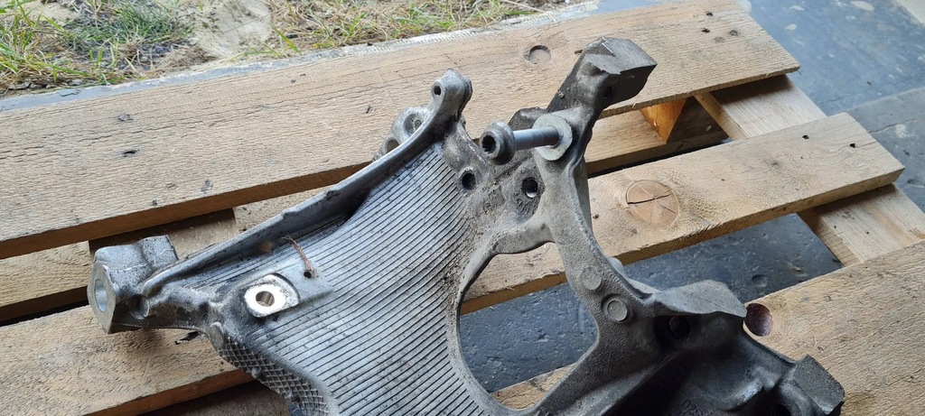 фото №8, A4 b9 8w кронштейн кронштейн кронштейн підрамник ліва лівий перед 8w0399295e a5 8w