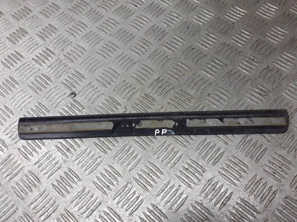 фото №2, Молдинг поріг права volvo v70 ii 09178405