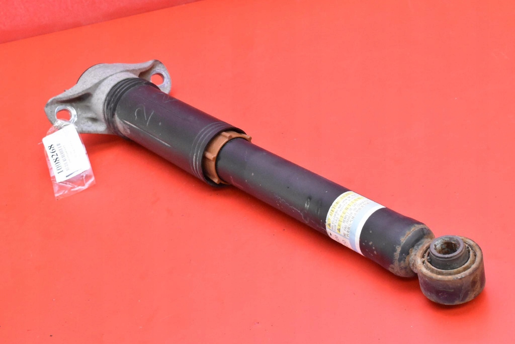 фото №6, Амортизатор левый задняя 48530-42320 toyota bz4x 204 km 22-