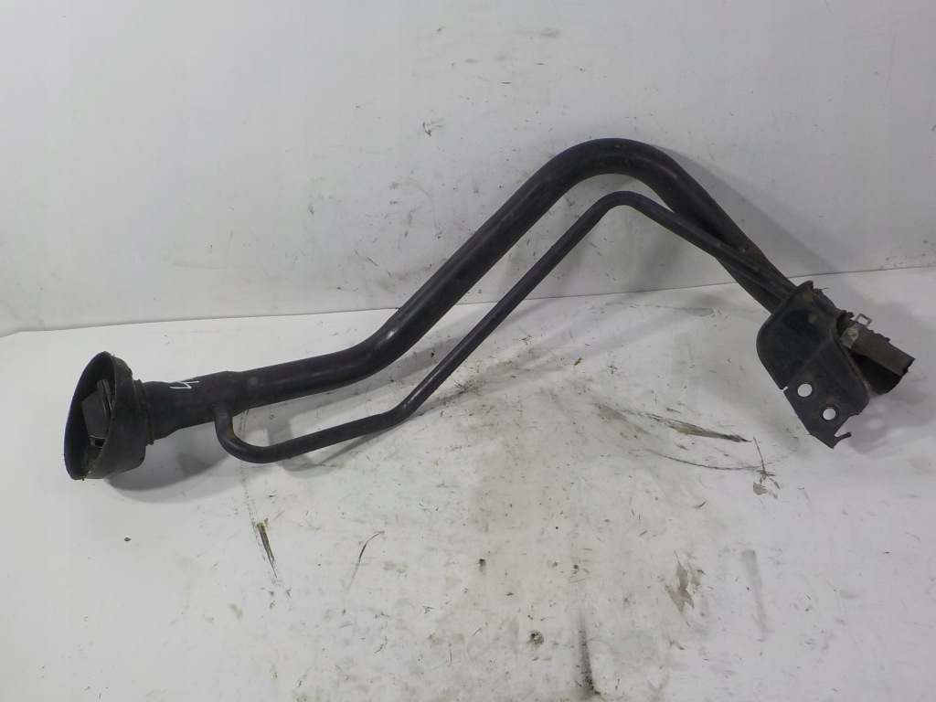 фото №1, Nissan x-trail t30 2.5 заливна горловина труба заливної пального