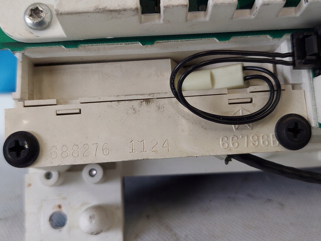 фото №9, Счетчик приборная панель chrysler voyager i 3.0 b 4437782