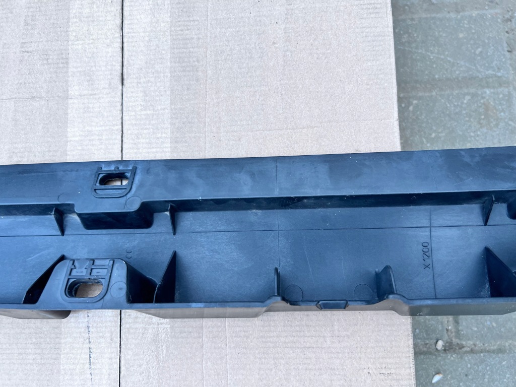 Bmw x3 e83 накладка кронштейн накладка поріг поріг права 3330870 Ціна