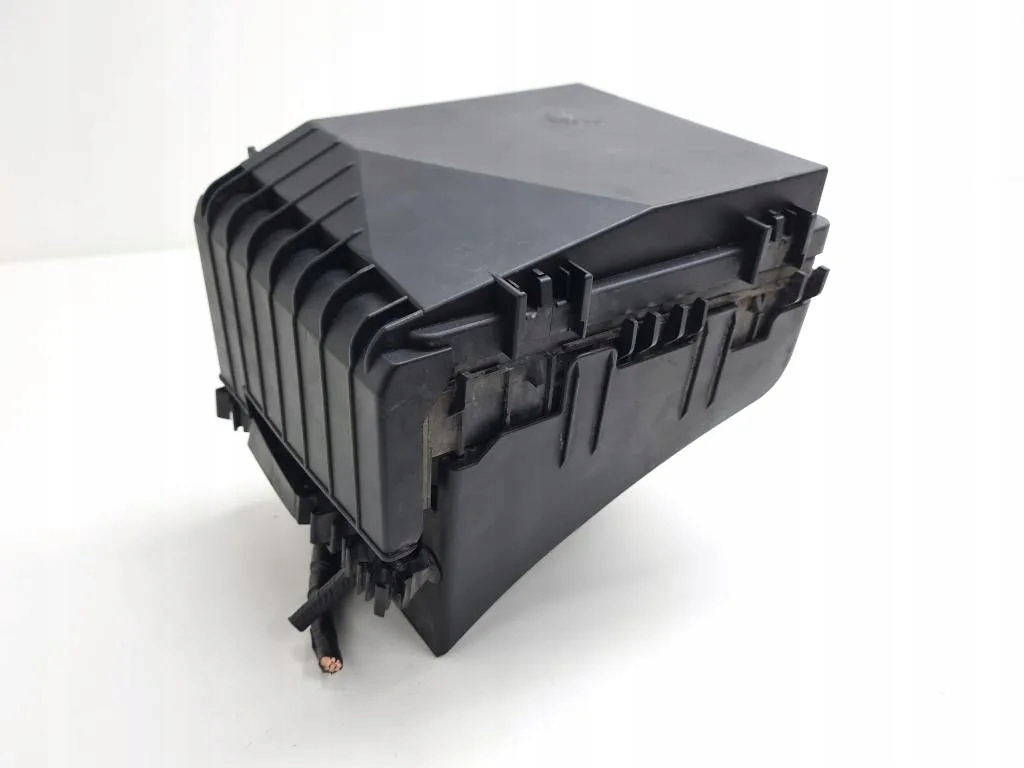 Коробка предохранителей vw touran 1t1, 1t2 1k0937132d 1.9l дизель 74kw Киев