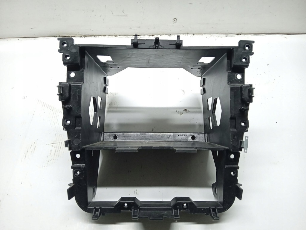 фото №2, Рамка кронштейн радио vw golf v