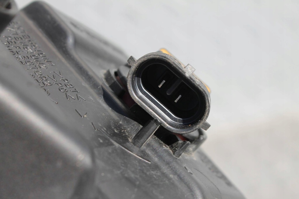 фото №10, Противотуманная фара поворотник левый бампера mitsubishi eclipse cross 17-20