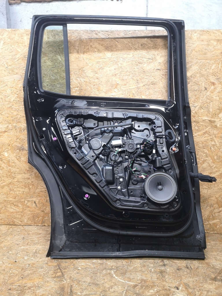 фото №8, Mercedes glb x247 w247 дверь левый задняя неокрашенный do установка лак 696