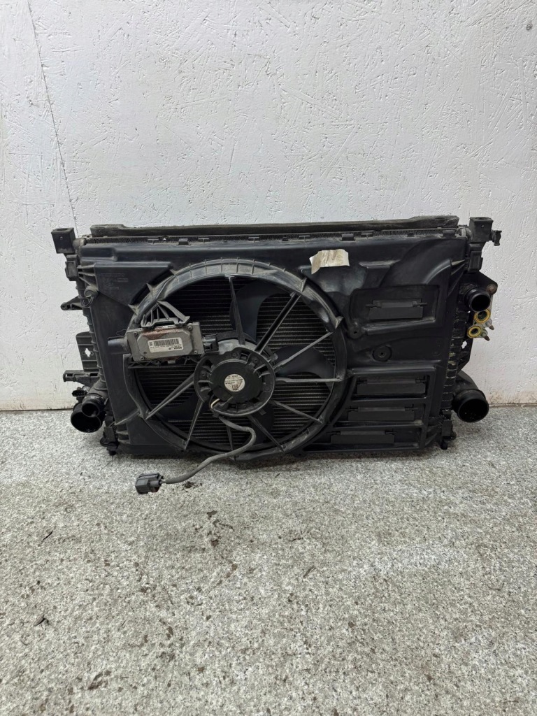 Комплект радиатор воды интеркулер вентилятор volvo v40 2 механическая коробка передач 2.0 d2 d3 в Украине
