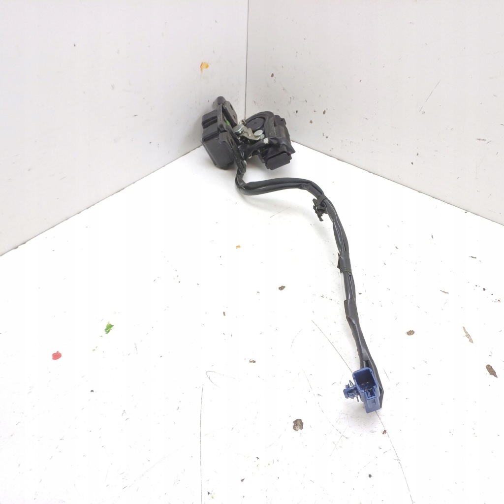 фото №8, Toyota prius xw30 замок дверь грузовых