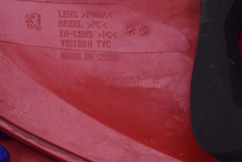 фото №8, Лампа права задня задня 11-8057r peugeot 206 plus 3d 09-13