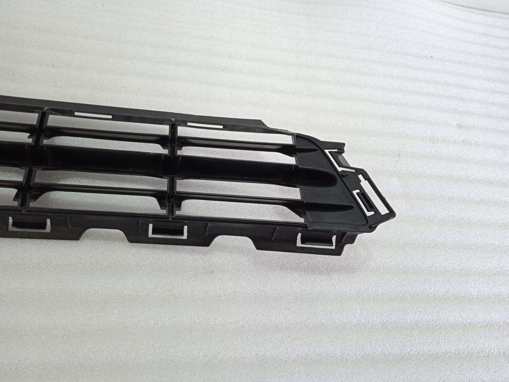 Ford mondeo mk3 рестайлинг  решётка бампера перед Доставка