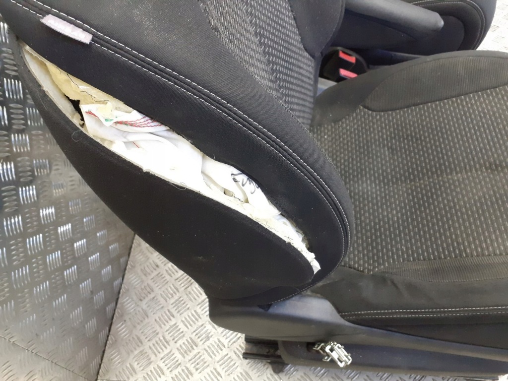 фото №5, Сиденья заднее сиденье + обшивки i задний ряд citroen c4 picasso 1.6 hdi