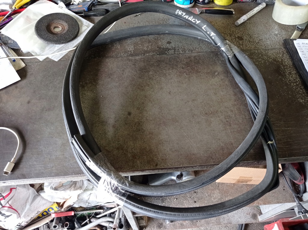 фото №1, Mazda premacy - прокладка двері лівий задня