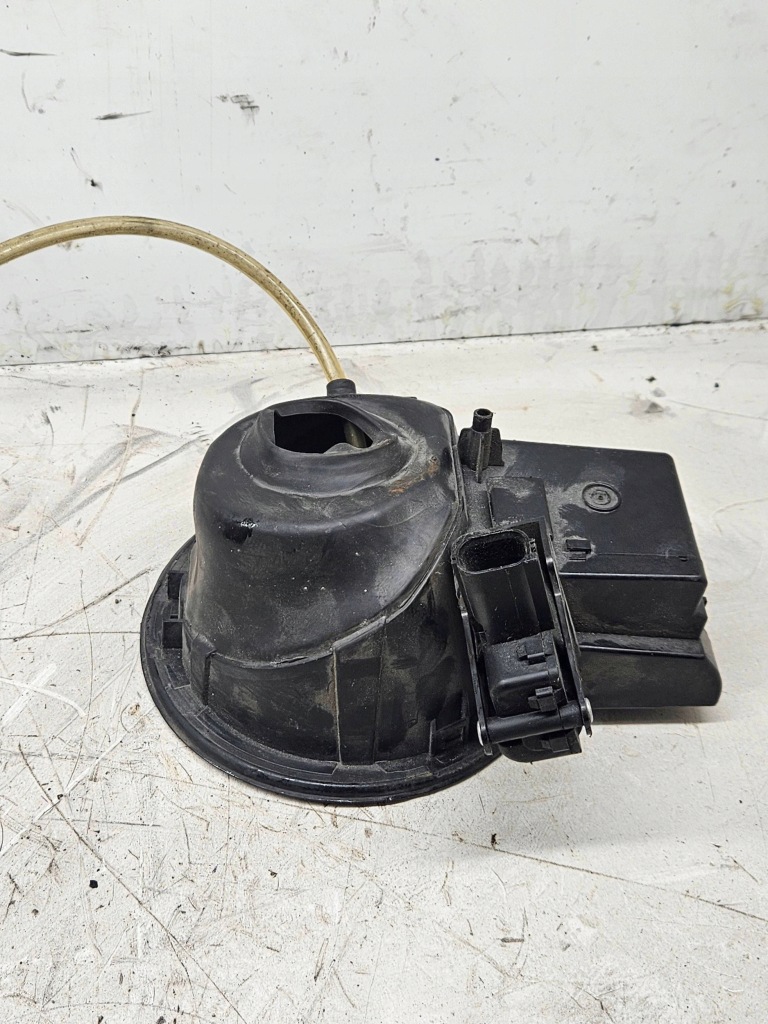 фото №6, 2009 jaguar xk - xkr кришка заливної пального 6w8327938a