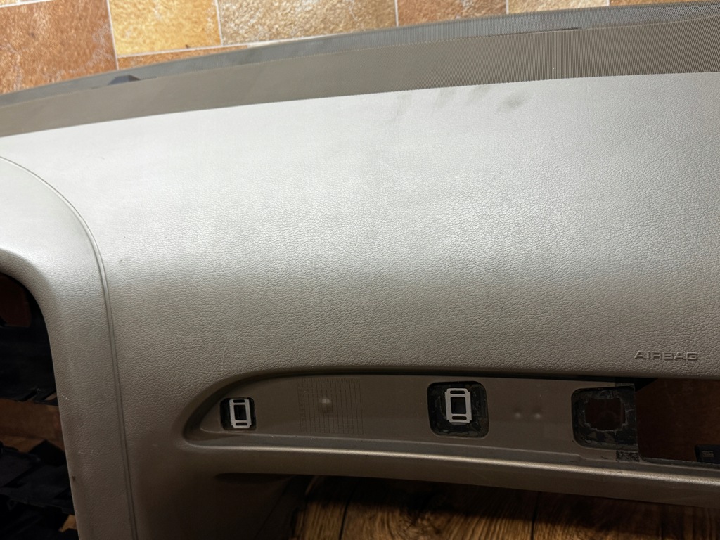 фото №15, Audi a6 c6 приборная панель приборная серая europa бежевая