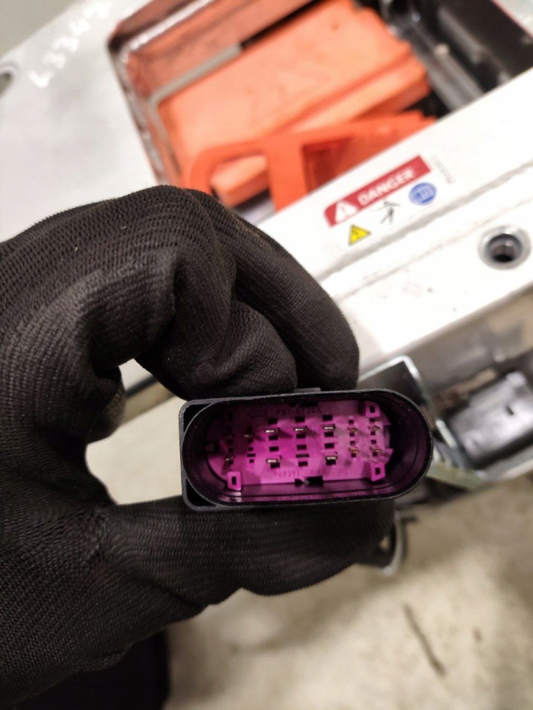 Акумулятор porsche panamera 2012 97061103502 Доставка