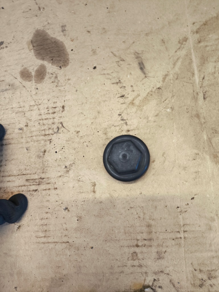 Купити Opel astra k заглушка заглушка болти гайки піввісь opel insignia a ?