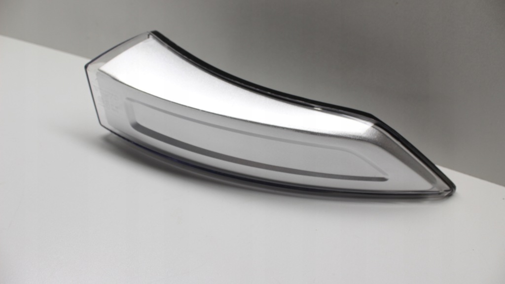 фото №4, Volvo fh14 fh4 - лампа права задня led 2012+