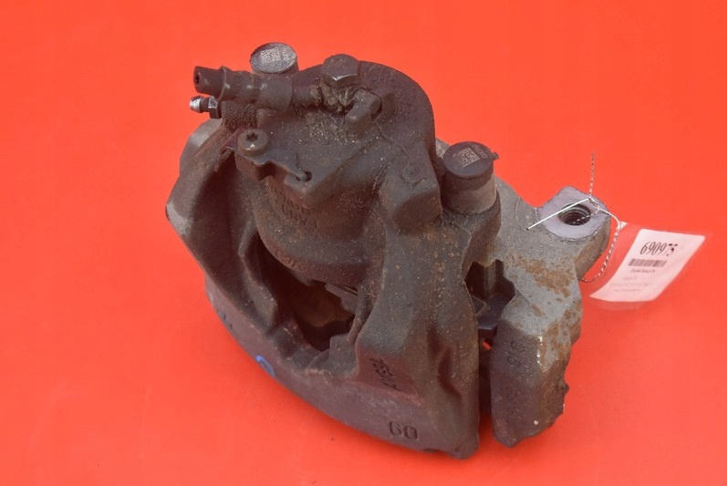 фото №9, Супорт гальмівний лівий перед jaguar xe 2.0 d 16r