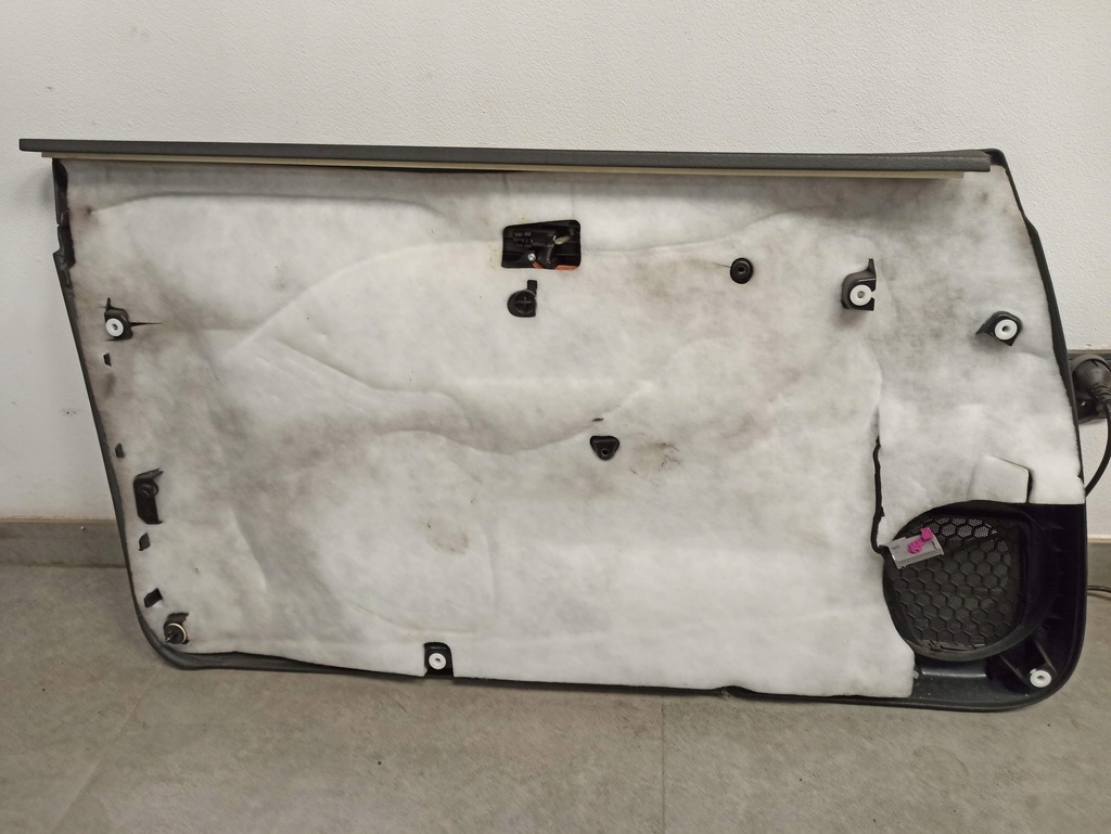 фото №12, Audi a3 8p 3d обшивка двері правий передній 8p3867106