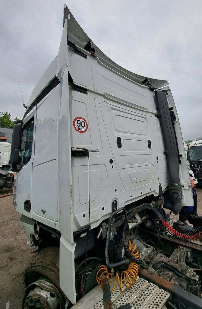 фото №9, Комплектна кабіна mercedes actros mp4 euro