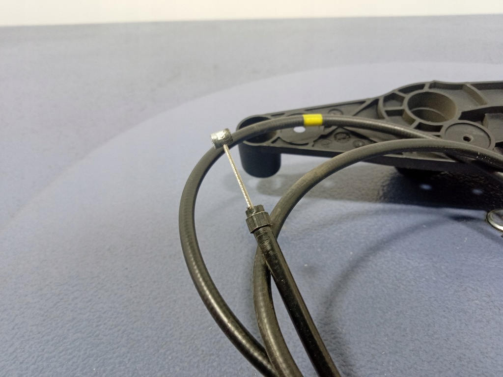 фото №5, Bmw 7 f01 f02 кронштейн тягa трос відкривання капот eu 9114002