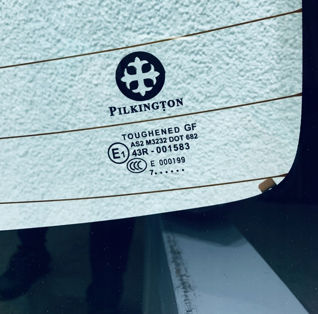 фото №3, Стекло задняя nowa alfa romeo mito 3d 2008- антенна