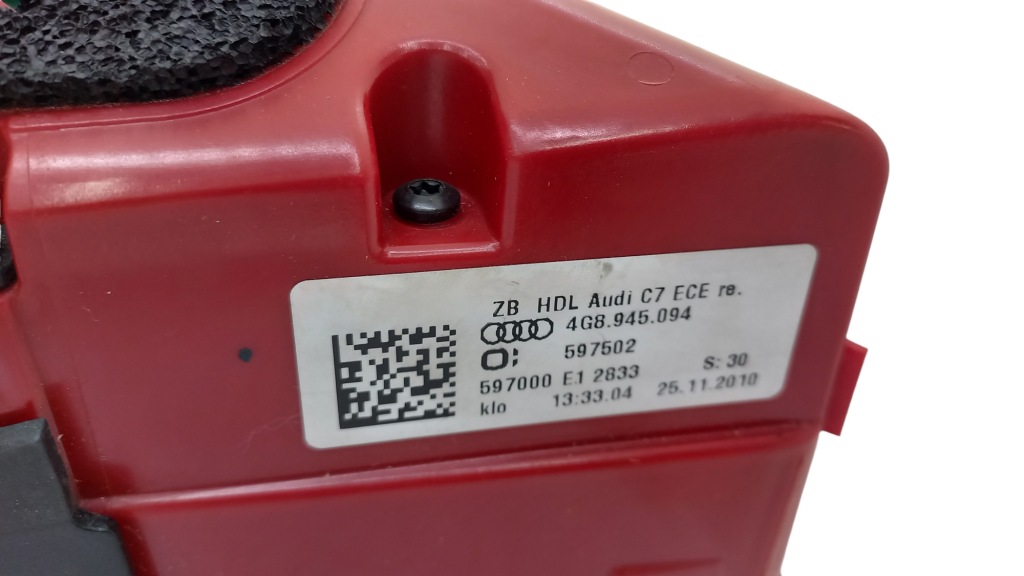 Фара задний  задняя внутренняя правый  audi a7 led 10-18 Оригинал