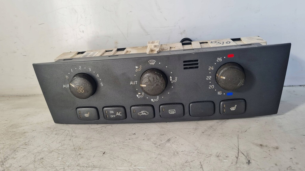 фото №1, Панель обдув volvo v40 s40 i 612698 europa