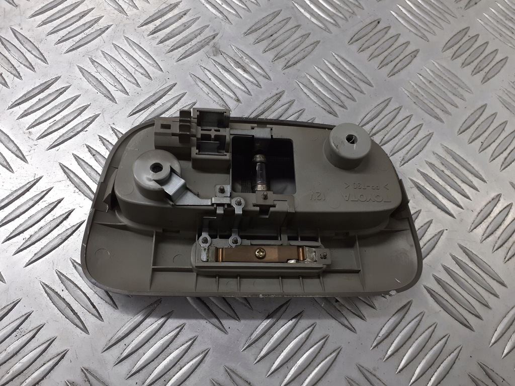 фото №3, Освітлення кабіни перед toyota yaris verso