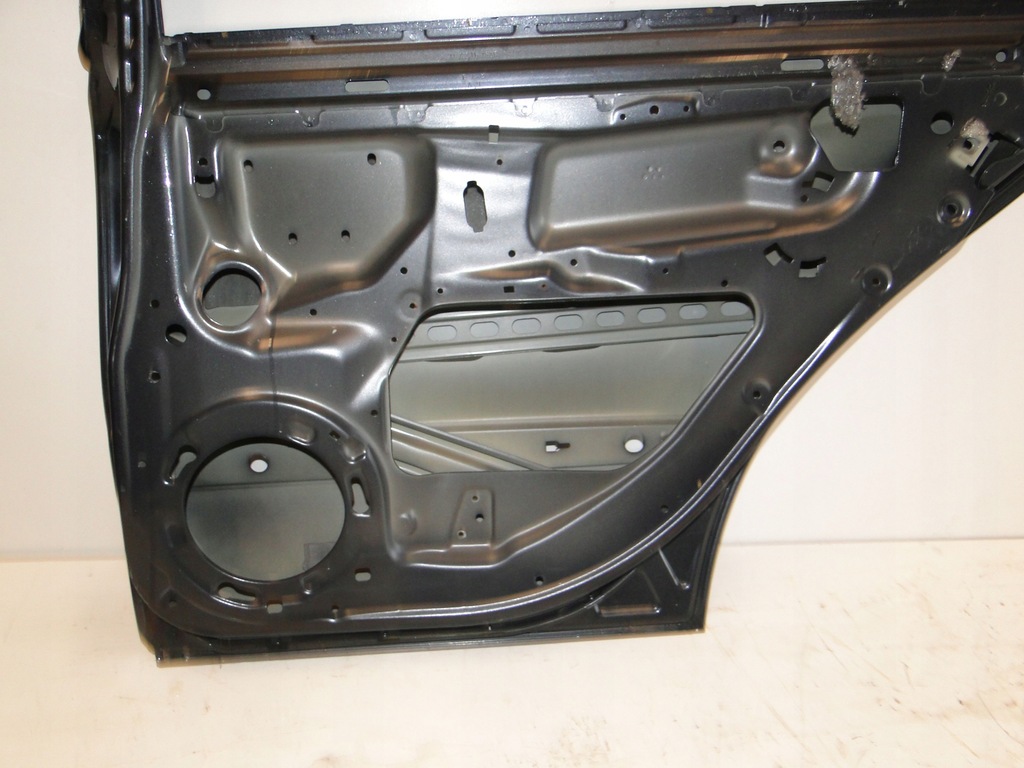 фото №7, Mercedes-benz оригинальный номер a2117300205 дверь задние p