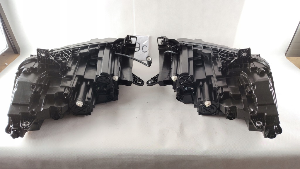 фото №13, Skoda enyaq 5lb full led левый правый фара лампа левая правая