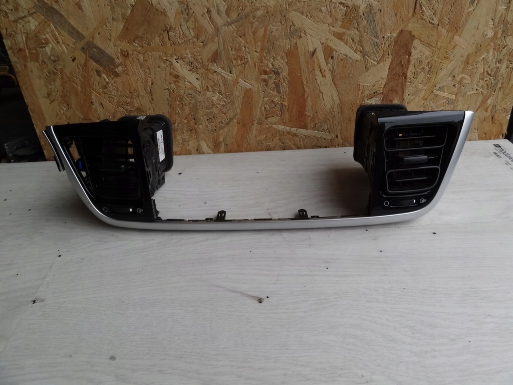 фото №1, Kia rio v 2019 воздуховод рамка консоли оригинал