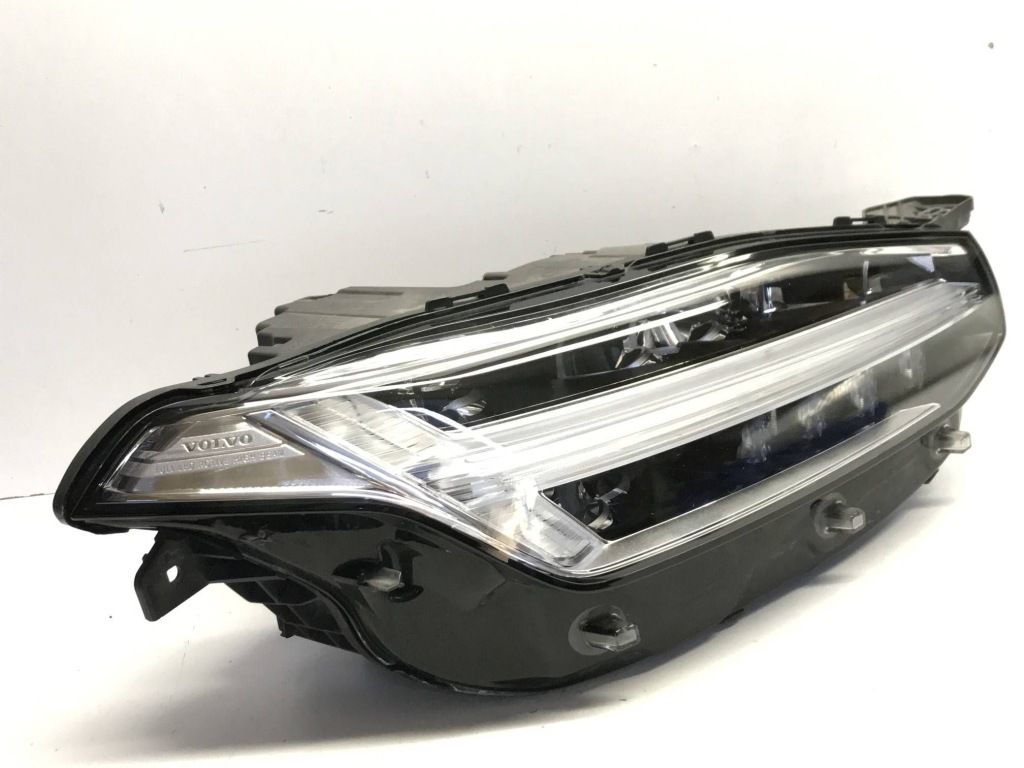 Volvo xc90 рестайлинг  full led фара правый перед 32338953 Цена