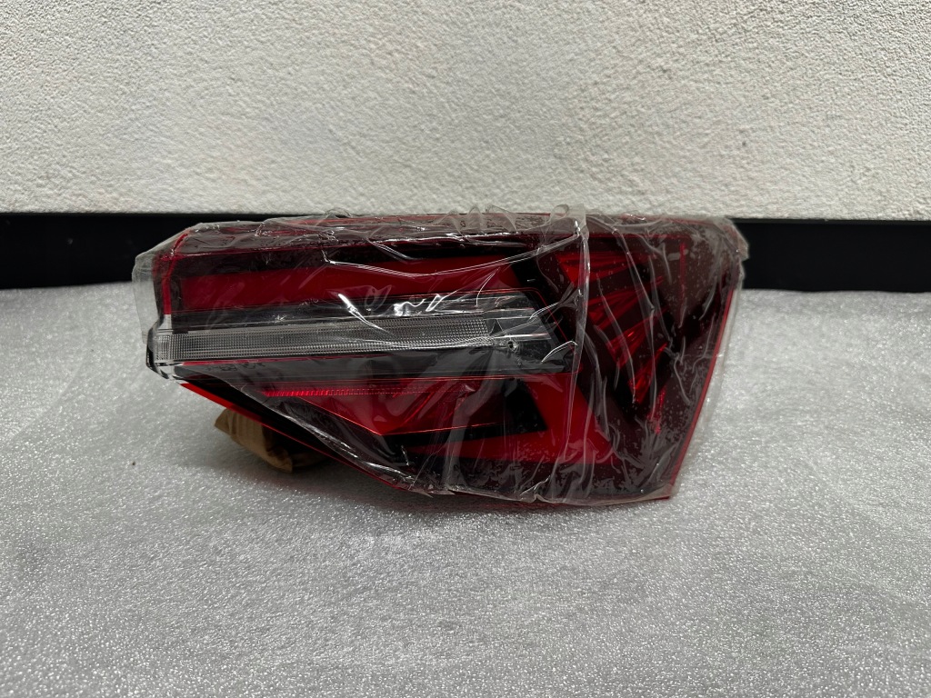 фото №1, Skoda karoq лампа правий задня 57a945208c nowa