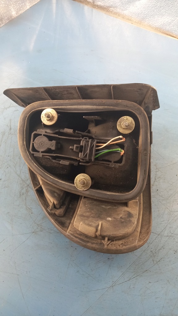 фото №2, Лампа права задня renault laguna 99r