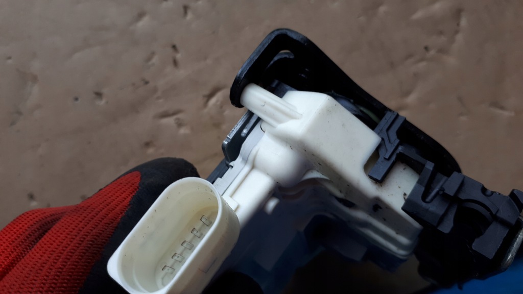 фото №8, S6 c7 4g a6 замок дверь правый задняя 9 pin 4g0839016a