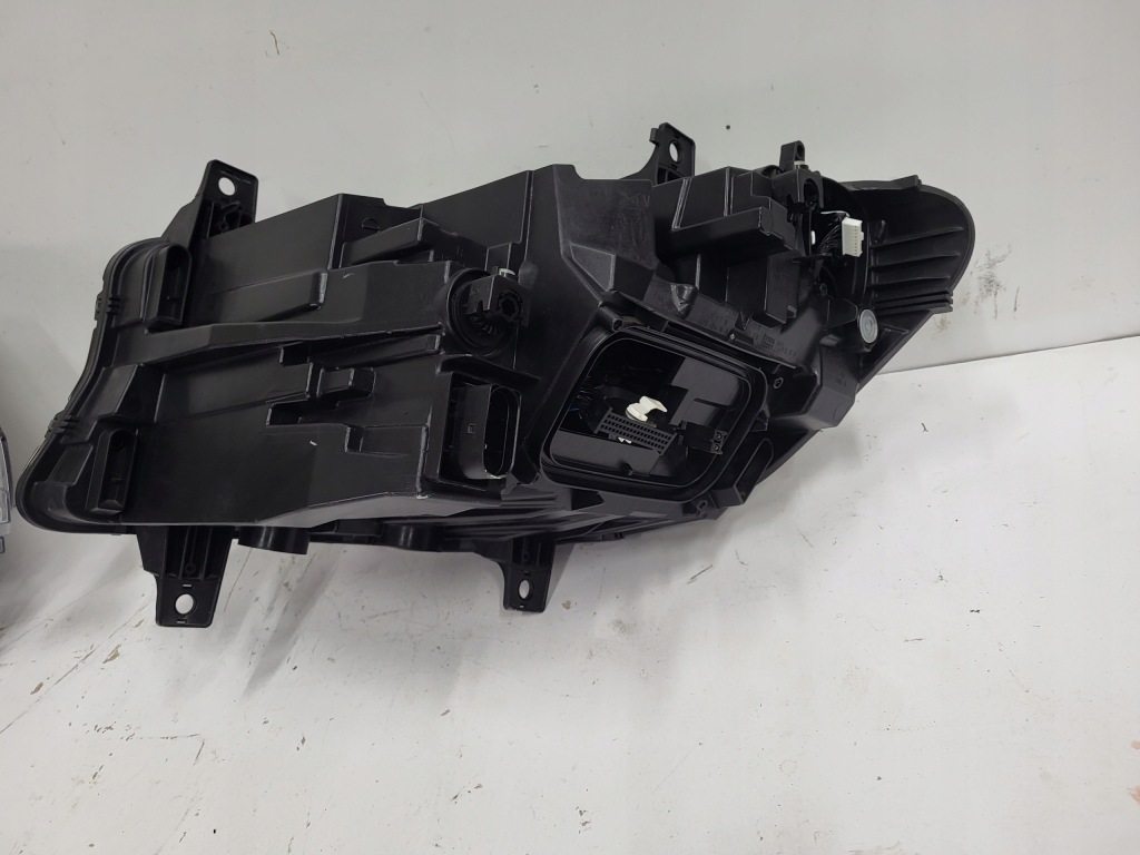 Фара перед ліва права mercedes sprinter w907 w910 full led в Україні