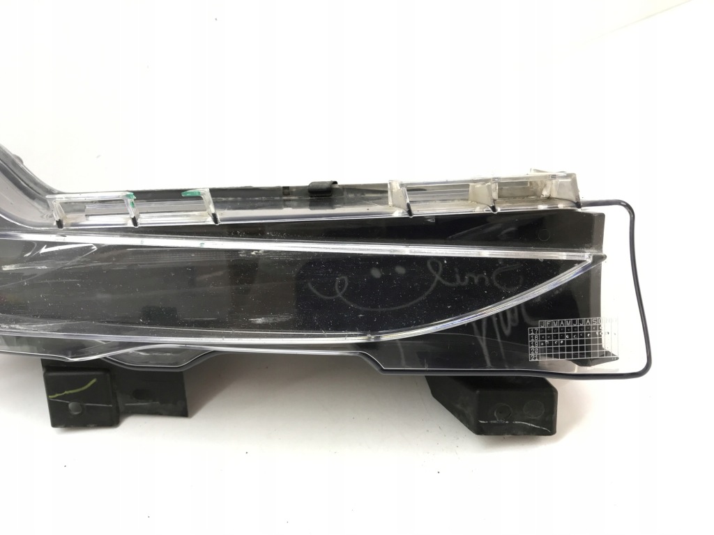 Tesla model 3 протитуманна фара правий led drl 1077396-00-c Доставка