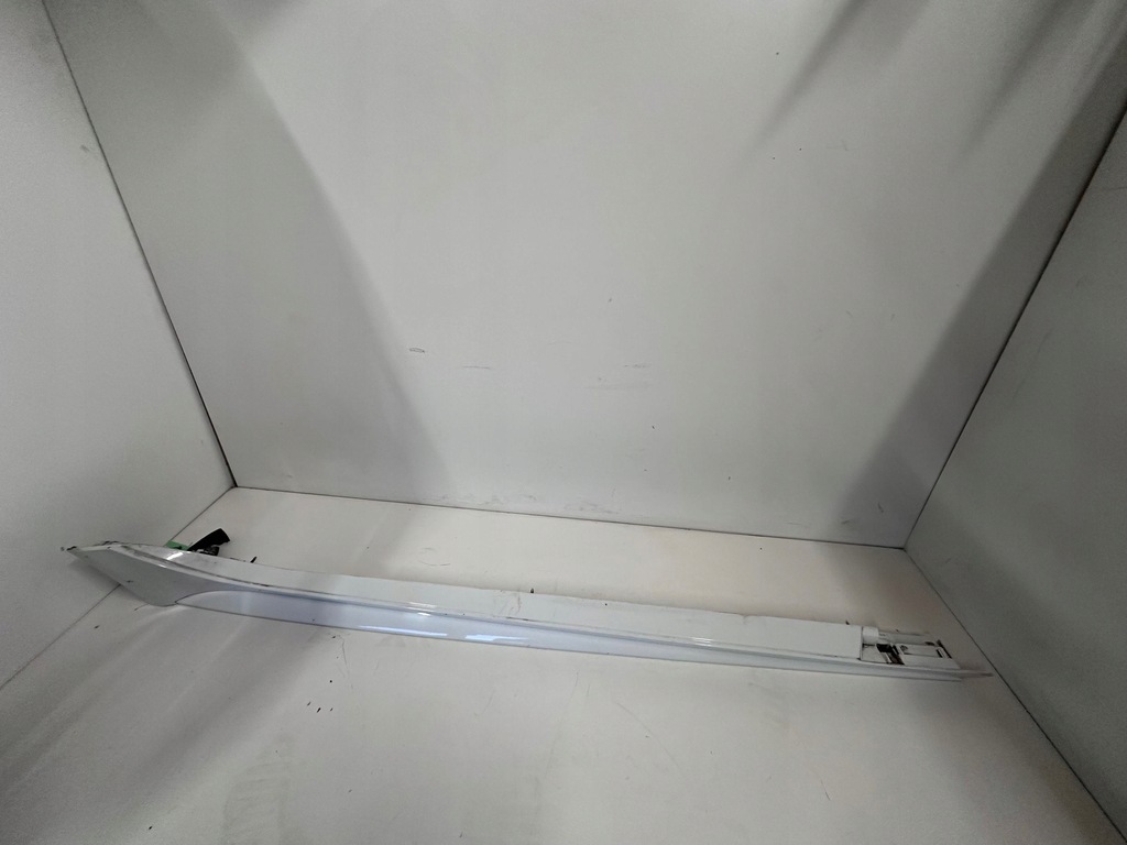 фото №5, Jaguar xe правая сторона молдинг порог боковая правая r-sport