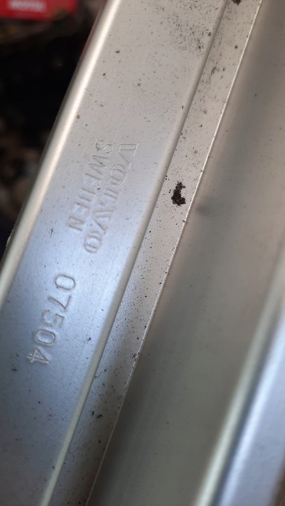 фото №6, Направляющая направляющая багажника правая volvo xc70 08r